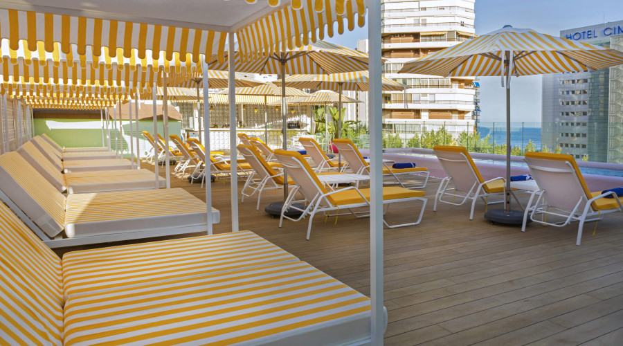 Piscina hotel Agir